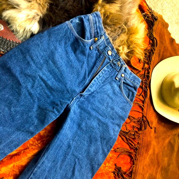 Perfectly Worn Vintage Wranglers - Picture 2 of 8